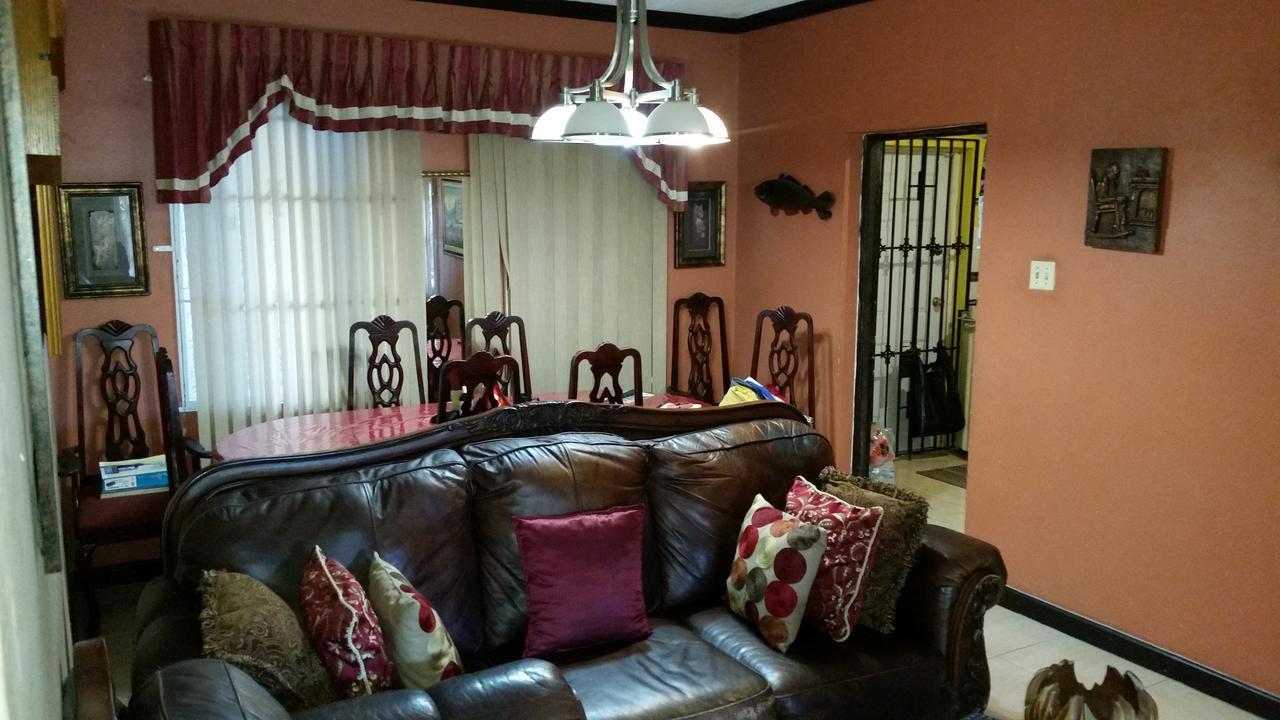 Cozy Apartment 3 Kingston Ngoại thất bức ảnh
